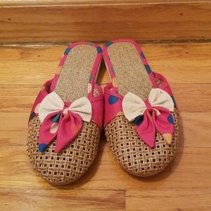 Pretty in pink polka dot bow slippers